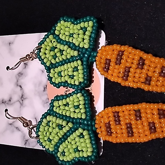 Easter beaded Earrings hypoallergenic carrots green & orange 3 x 1 inch - Picture 3 of 4